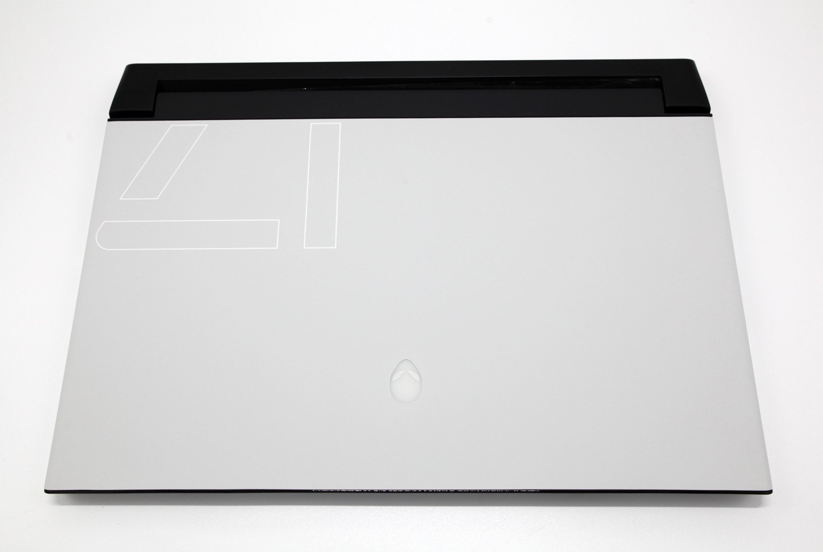Alienware m17 R2 Gaming Laptop: RTX 2070, Core i7 9th, 1TB, 16GB RAM, Warranty - CruiseTech