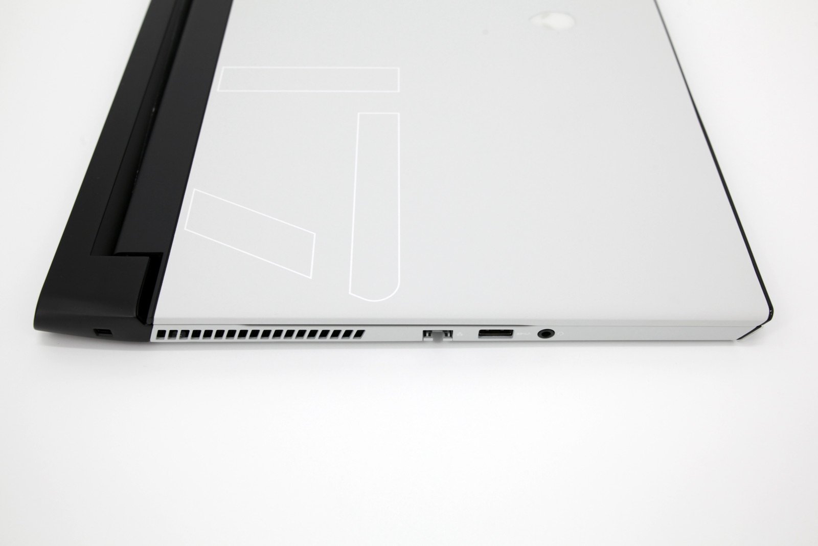 Alienware m17 R2 Gaming Laptop: RTX 2070, Core i7 9th, 1TB, 16GB RAM, Warranty - CruiseTech