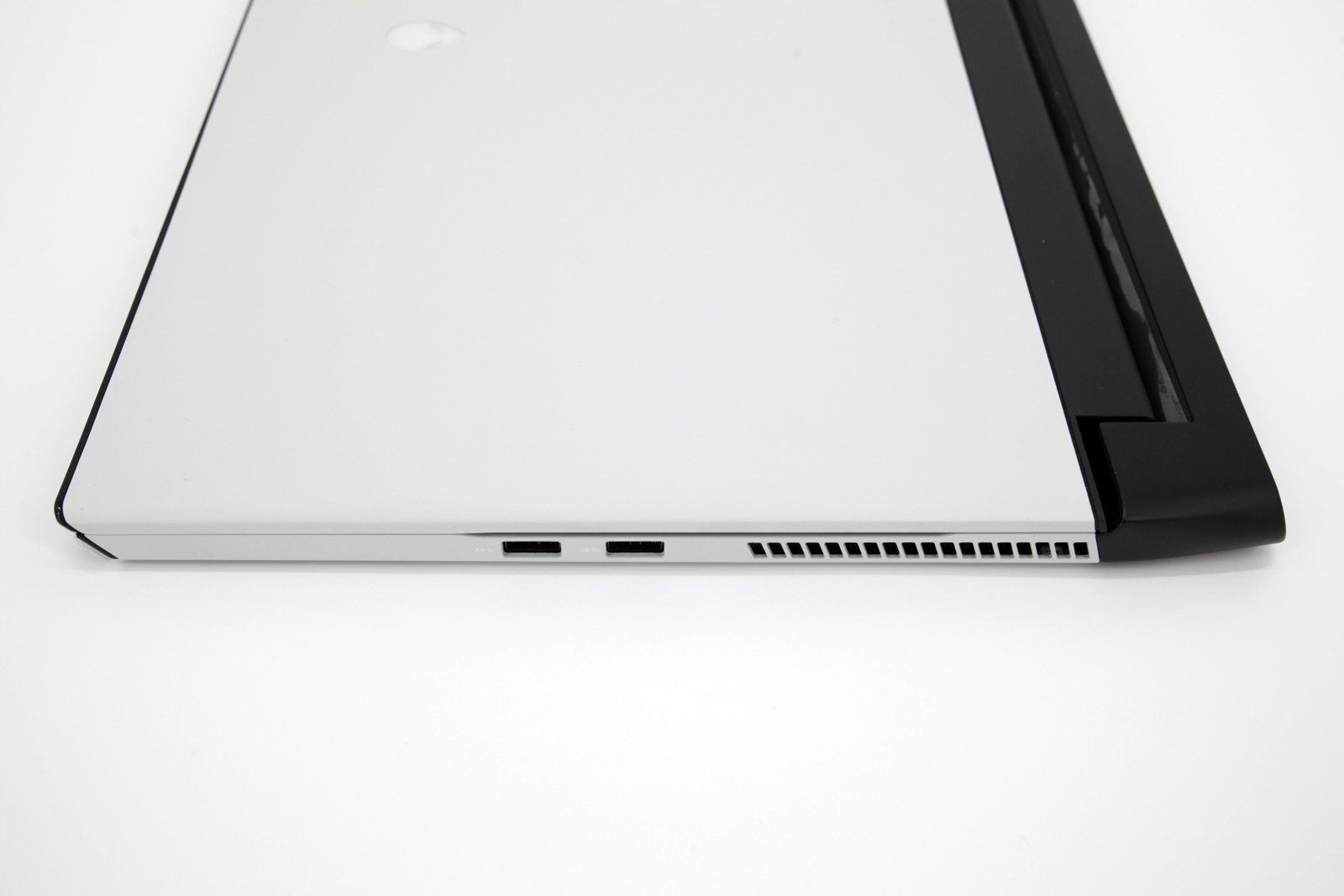Alienware m17 R2 Gaming Laptop: RTX 2070, Core i7 9th, 1TB, 16GB RAM, Warranty - CruiseTech