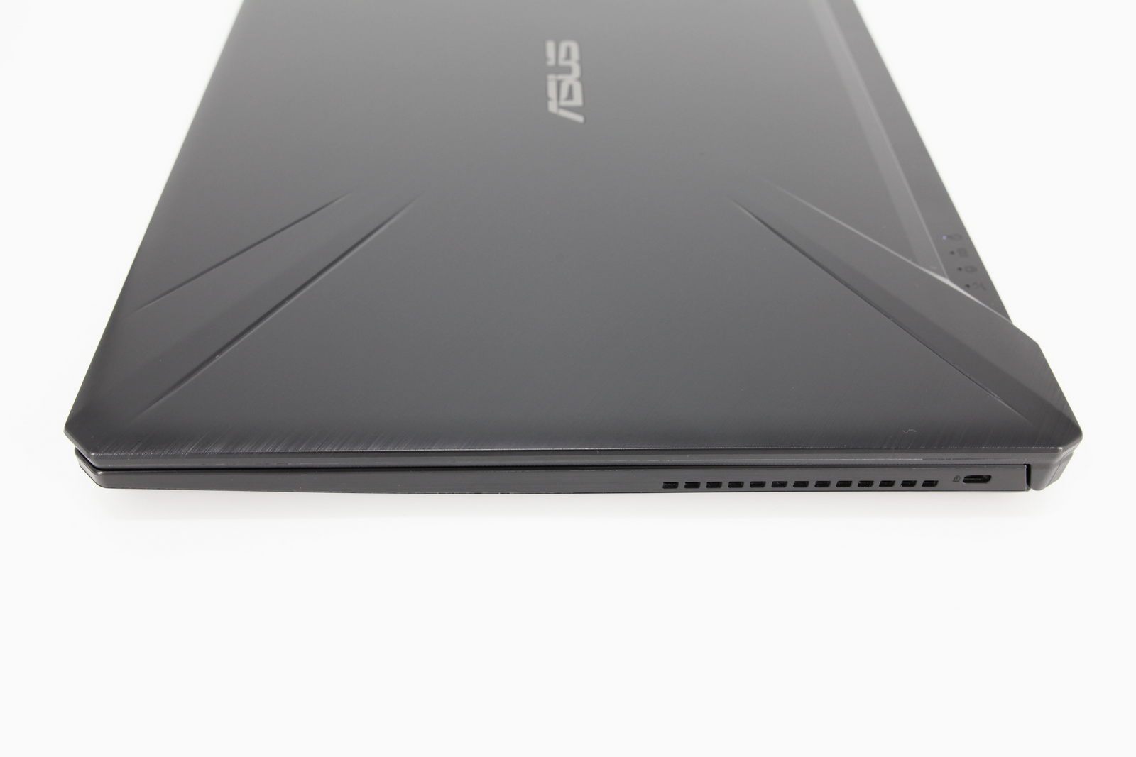 ASUS FX505DV 15.6"Gaming Laptop: RTX 2060, Ryzen 7 3750H 16GB RAM 512GB SSD - CruiseTech