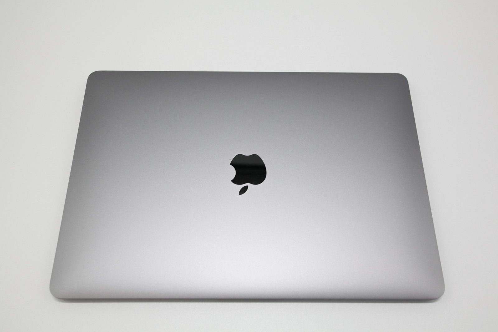 Apple MacBook Air 13.3" Retina 2020: Space Grey M1, 8GB RAM, 256GB, Warranty VAT - CruiseTech