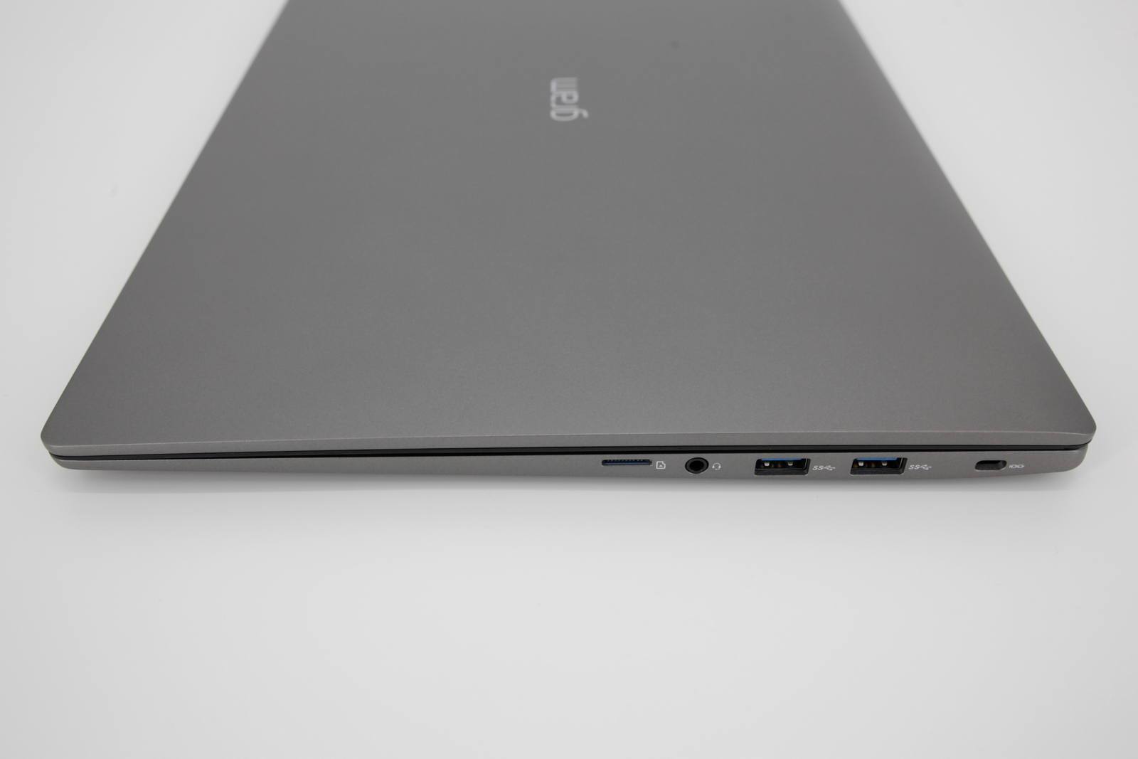 LG Gram 17" Lightweight QHD Laptop: i7 10th Gen, 16GB, 512GB Warranty 1.35Kg VAT - CruiseTech