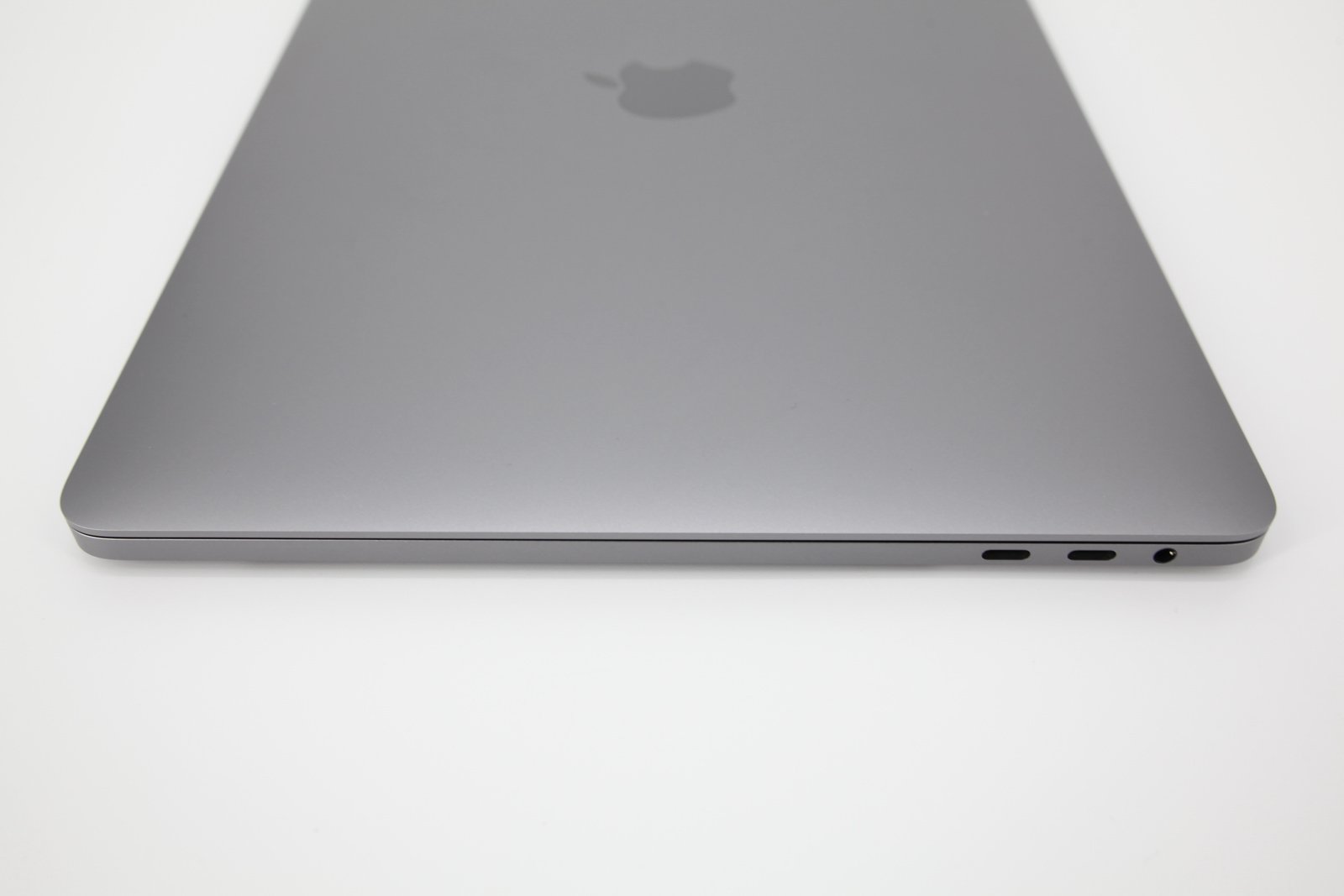 Apple MacBook Pro 13" Touch bar A1706: Intel Core i5, 8GB RAM, 256GB, Warranty` - CruiseTech