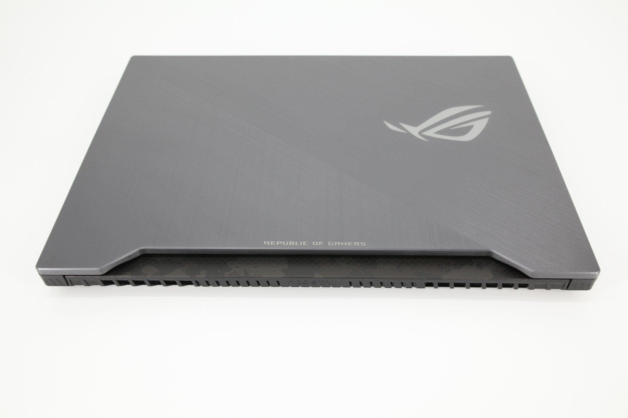 ASUS ROG SCAR II 15.6" 144Hz Laptop: Core i7-8750H, GTX 1070, 512GB SSD, 16GB - CruiseTech