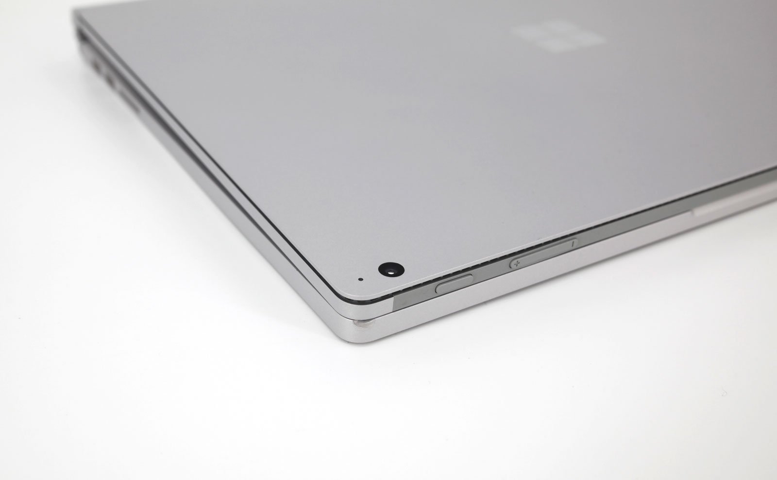 Microsoft Surface Book 2 15: Core i7-8650U, 16GB RAM, 512GB, GTX1060, QWERTZ Key - CruiseTech